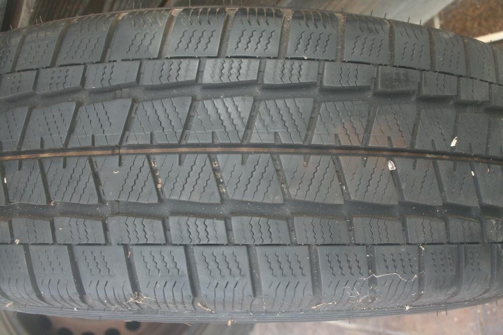 Volkswagen transporter T5 winterbanden op velg, Auto-onderdelen, Banden en Velgen, Ophalen, Band(en), Bestelwagen, Gebruikt
