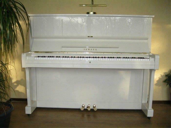 Piano Yamaha U1 Wit , in huurkoop 89 eu/maand, Enlèvement, Utilisé, Blanc, Piano
