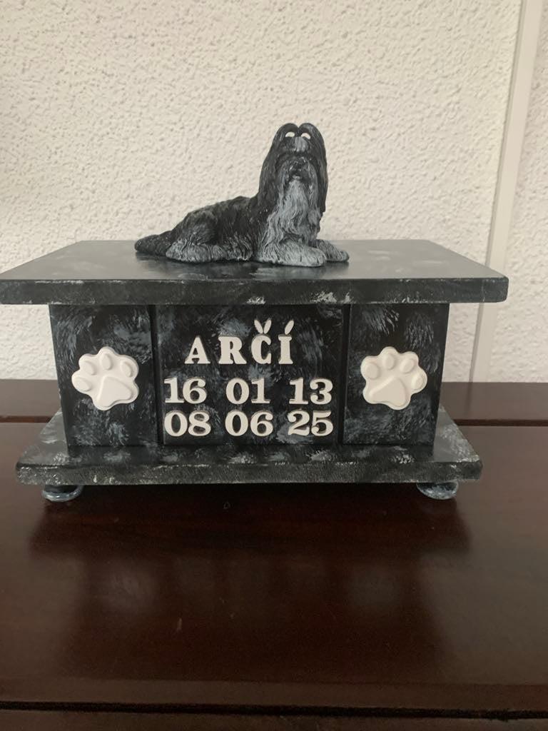 Shih Tzu beeldje op urn of op plateau als set handgemaakt, Envoi, Neuf