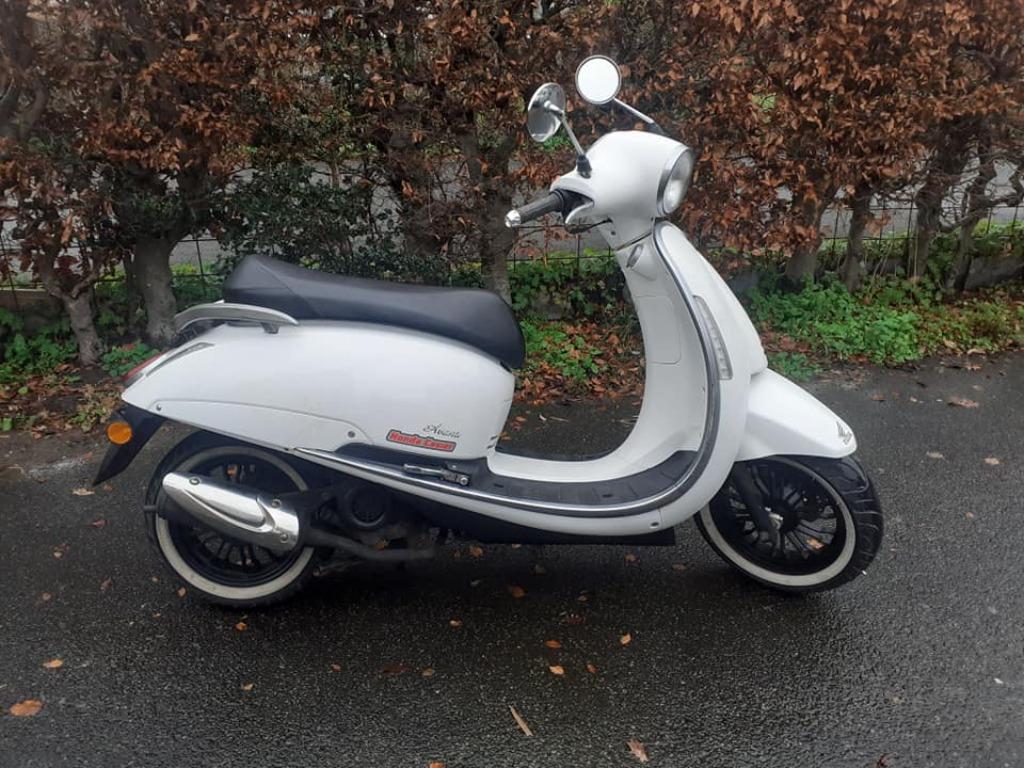 alfa arizona a klasse vespawit, Fietsen en Brommers, Gebruikt, Benzine, Ophalen, Overige merken