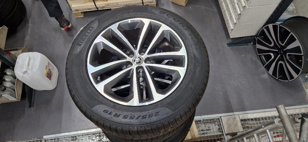 WINTERSET JAGUAR F PACE 19 INCH, Auto-onderdelen, Banden en Velgen, Gebruikt, 255 mm, Banden en Velgen, Winterbanden