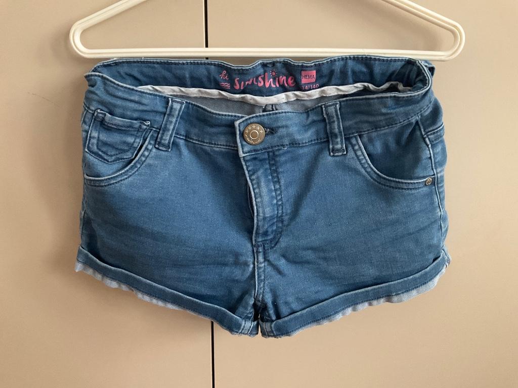 Pantalon short Hema 134-140 fille, Kinderen en Baby's, Kinderkleding | Maat 134, Broek, Gebruikt, Meisje, Ophalen of Verzenden
