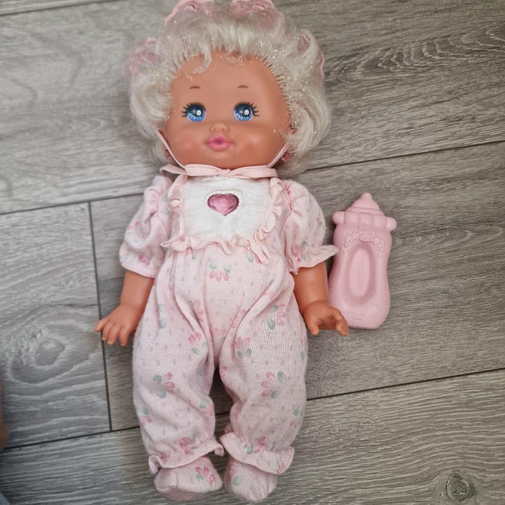 Vintage PJ Sparkles Baby Doll + manual, Verzamelen, Poppen, Ophalen of Verzenden, Zo goed als nieuw, Pop