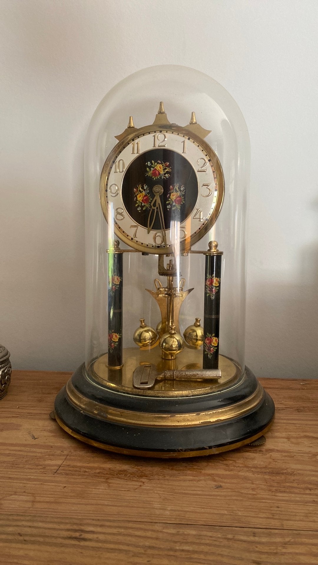 Horloge ancienne sous une cloche en verre, Antiquités & Art, Enlèvement
