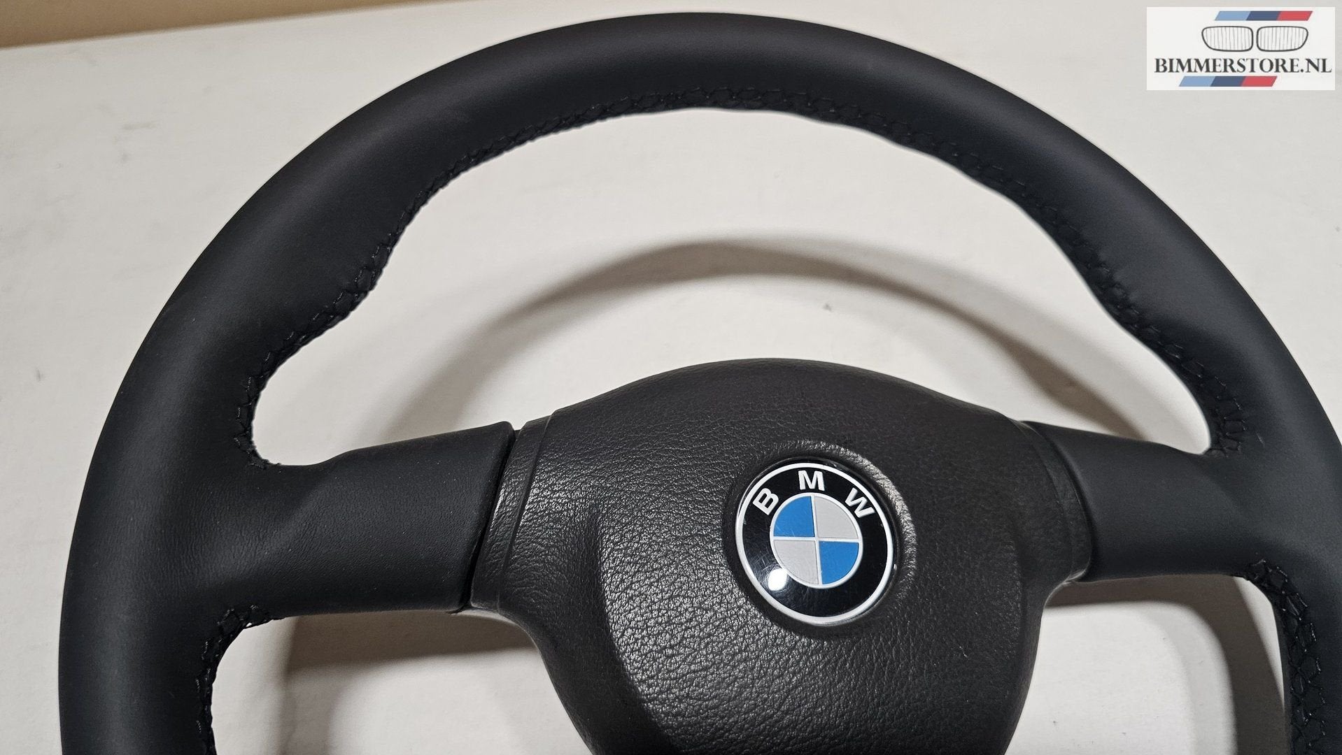 Volant sport M Tech 2 en cuir, 370 mm, BMW Série 3 E30 22260, Autos : Pièces & Accessoires, -, Origine de la pièce connue, Utilisé