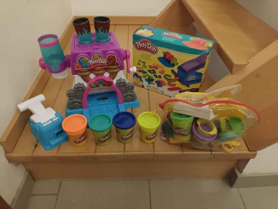 Lot Play Doh la chocolaterie, kit de démarrage et pochette, Enlèvement, Comme neuf, Construction