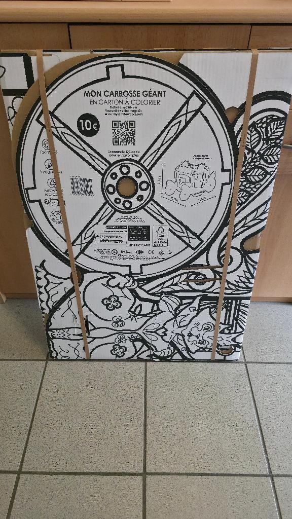 Carton à colorier et à transformer en carrosse, Enlèvement, Neuf, Garçon ou Fille