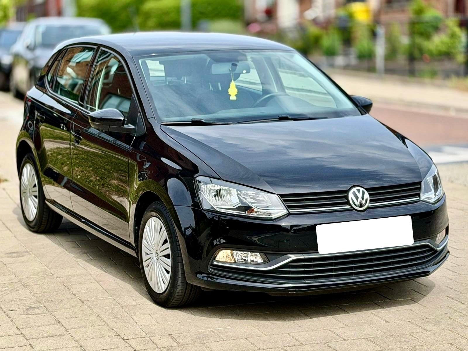 VOLKSWAGEN POLO | PROPER | 2016 | VIERSEIZOENSBANDEN | 75PK, Auto's, Volkswagen, Voorwielaandrijving, 109 g/km, Leder en Stof