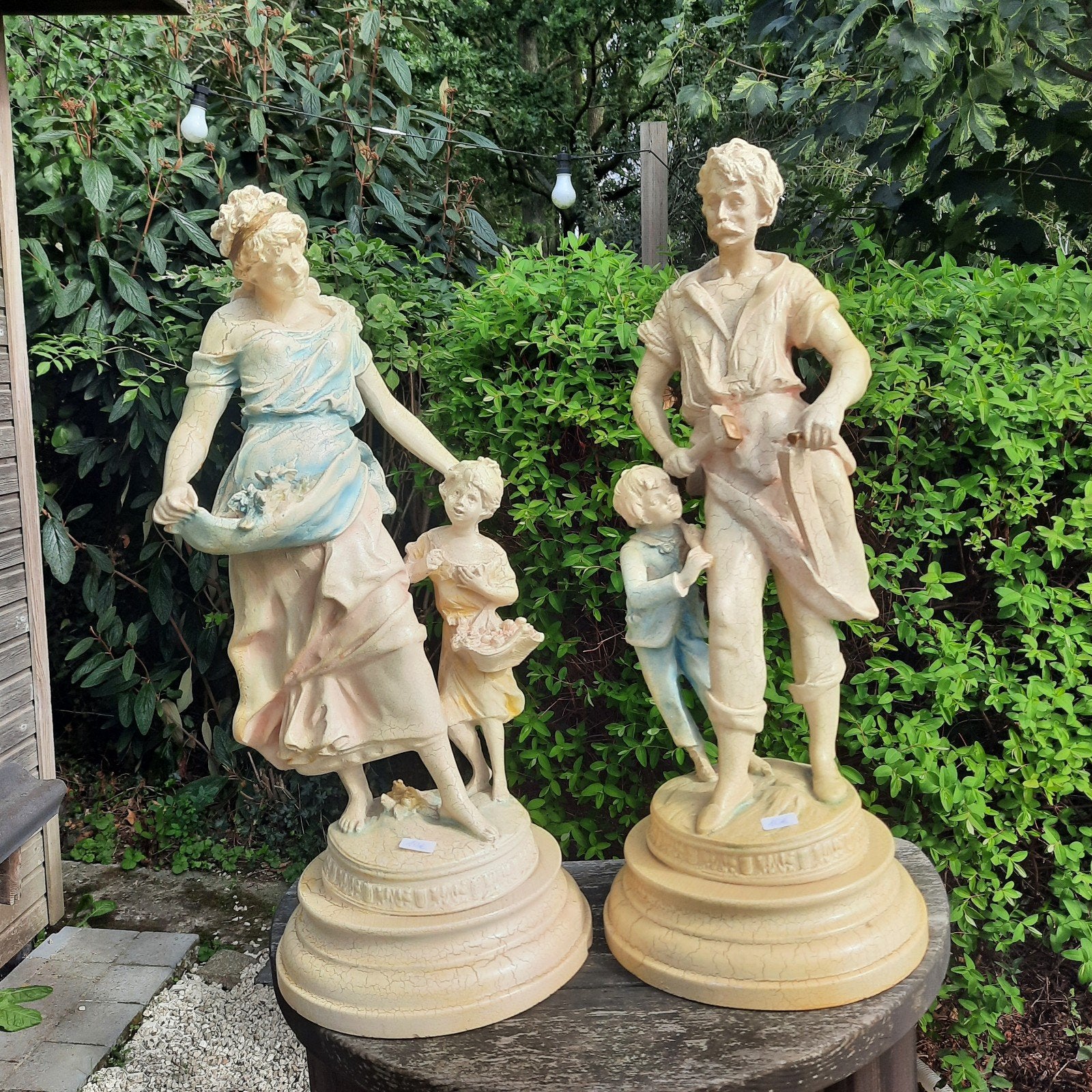 2 statues, Jardin & Terrasse, Enlèvement