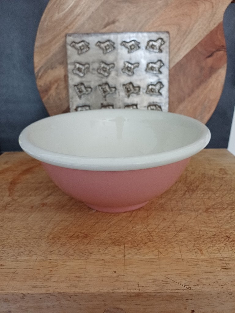 Mooie pastel roze Beslagkom van Regout, Antiek en Kunst, Verzenden