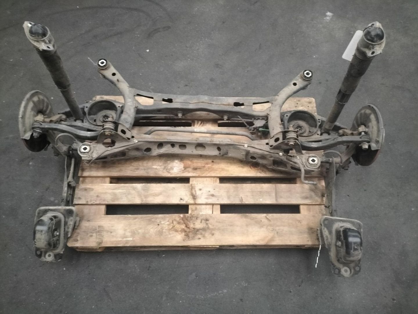 VOLKSWAGEN GOLF BQ1 Golf VII 11/16-01/20 OPHANGING ACHTER CO, Ophalen of Verzenden, Gebruikt, ARN erkend