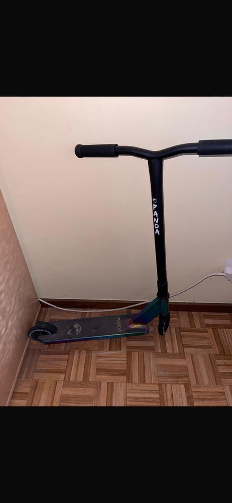 Scooter voor acrobatiek weinig gebruikte prijs vraag  75€, Fietsen en Brommers, Steps, Ophalen, Zo goed als nieuw
