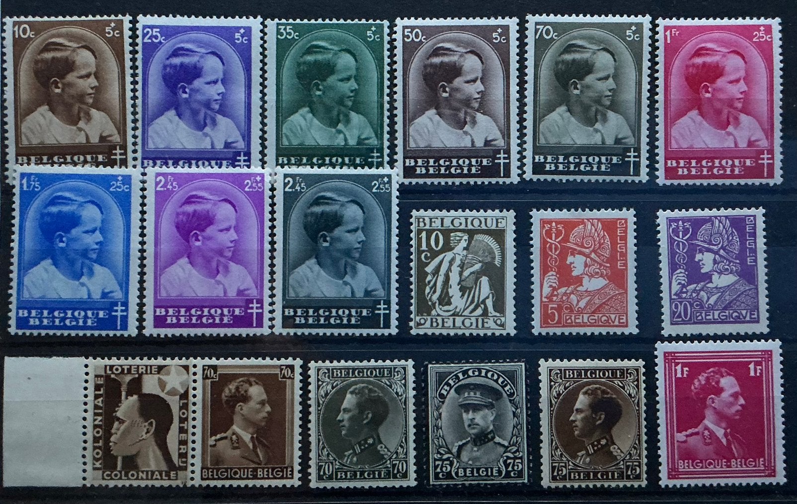 LOT 678. 17 zegels postfris. MNH., Koninklijk huis, Orginele gom, Ophalen of Verzenden, Postfris