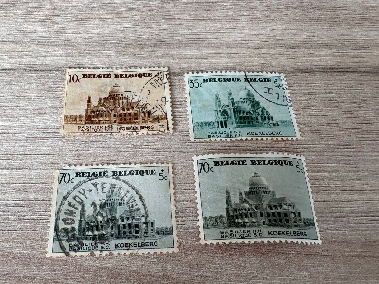 Timbres Basilique de Koekelberg, Postzegels en Munten, Postzegels | Nederlands-Indië en Nieuw-Guinea, Ophalen of Verzenden