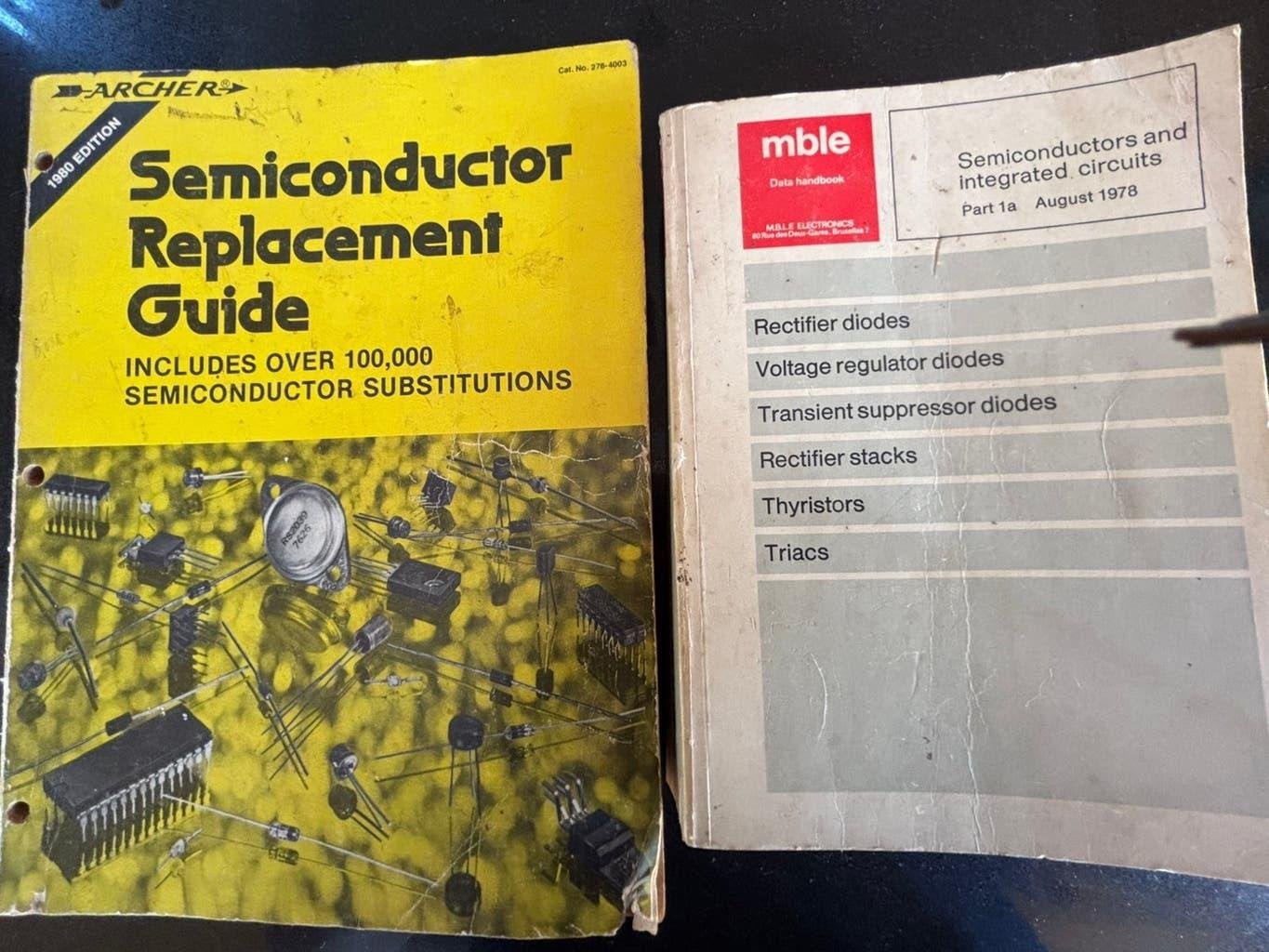 Set vintage elektronica databoeken (1978 en 1980), Ophalen of Verzenden, Gebruikt
