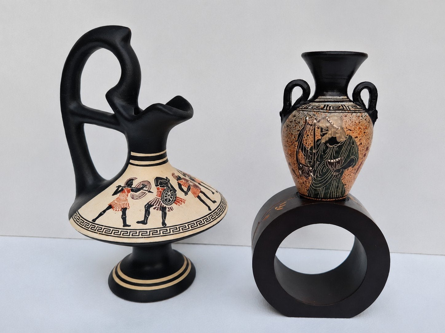 Set van 2 vintage Griekse keramische vazen/kruiken, Enlèvement ou Envoi