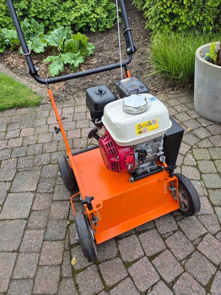 Eliet E401 verticuteermachine  Honda motor, Ophalen, Zo goed als nieuw, Benzine, Eliet / Honda