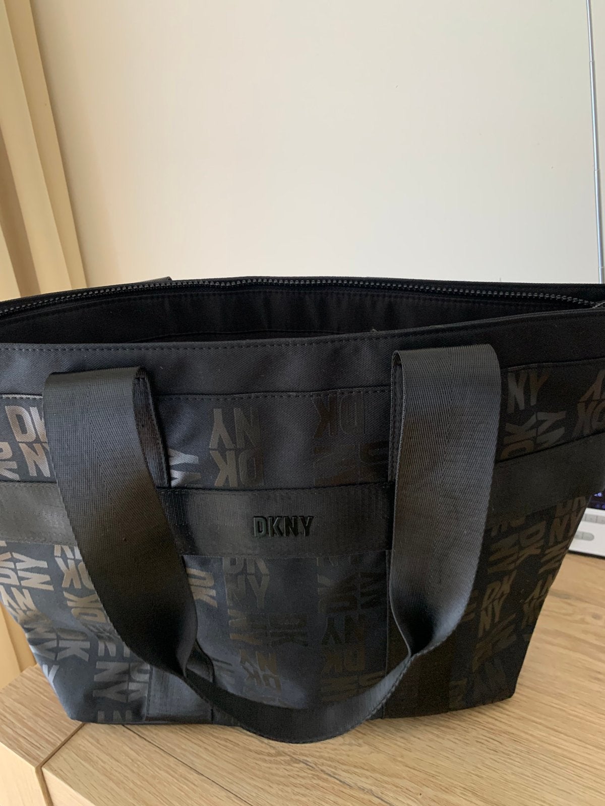Nieuwe zwarte DKNY canvas draagtas, Handtassen en Accessoires, Tassen | Damestassen, Ophalen, Nieuw, Zwart, Shopper