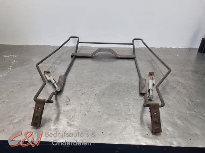 Mécanique de suspension roue de secours d'un Mercedes Sprin, Autos : Pièces & Accessoires, 3 mois de garantie, Utilisé, -, -