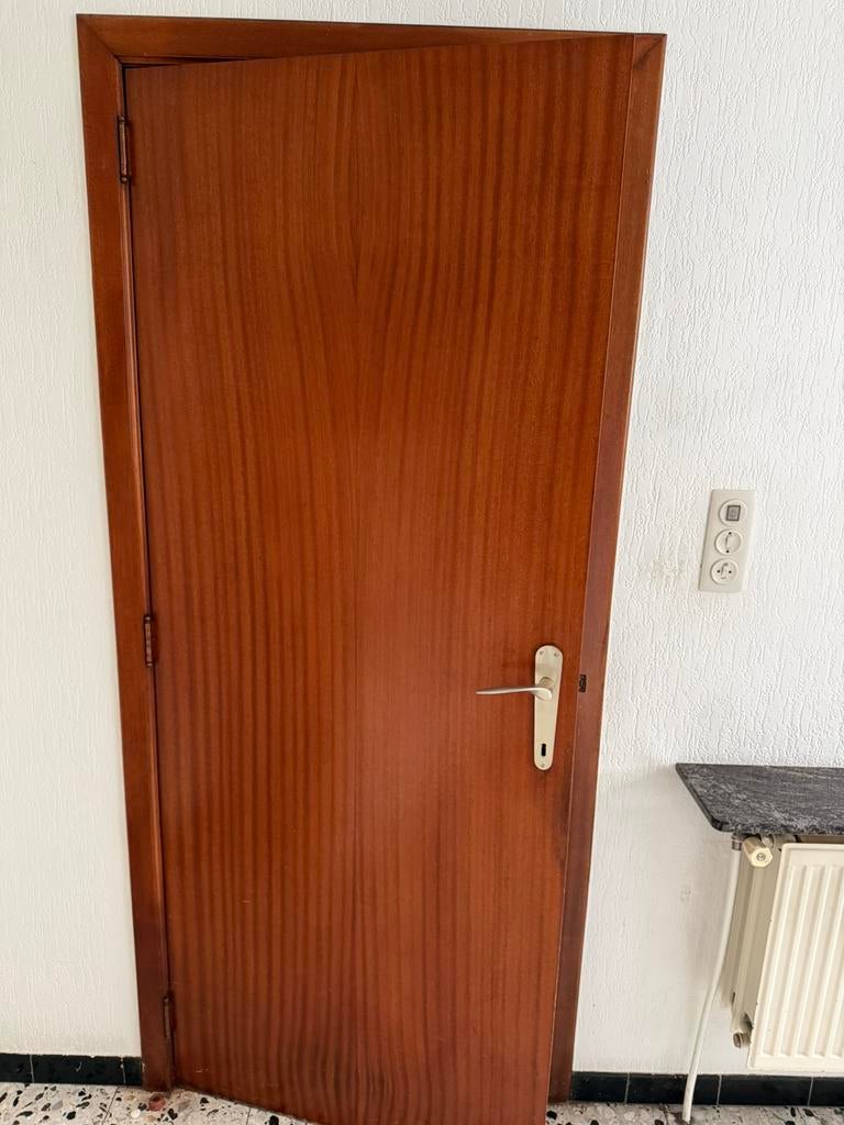 Porte en bois, Enlèvement, Utilisé