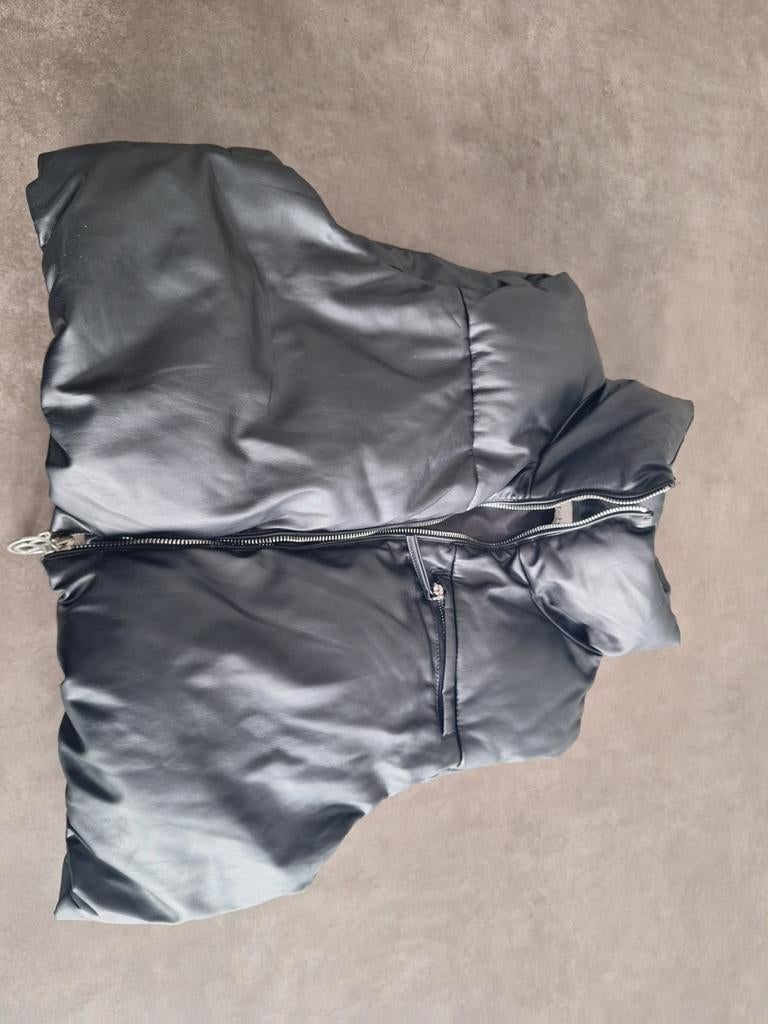 Bodywarmer bershka maat L, Kleding | Dames, Bodywarmers, Bershka, Ophalen of Verzenden, Maat 42/44 (L), Zwart
