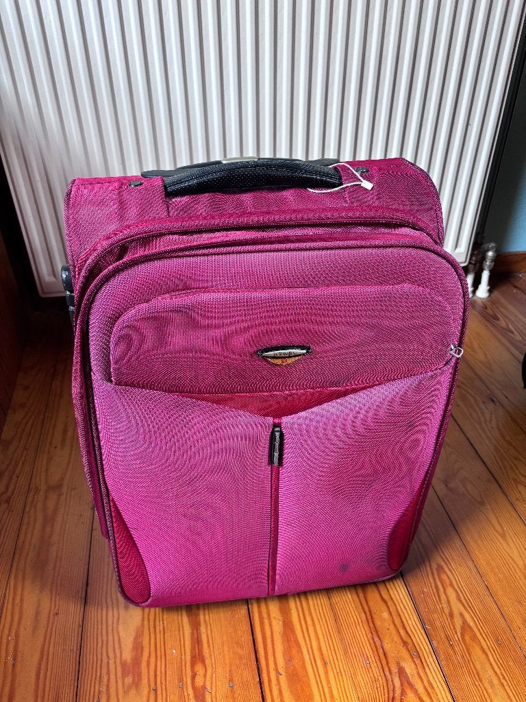 Valise de voyage rouge, taille cabine, 35 à 45 cm, Plastique souple, Poignée extensible, Enlèvement
