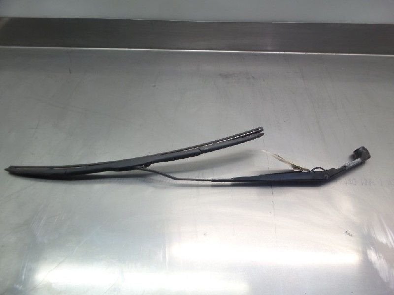 RUITENWISSERARM VOOR Mitsubishi ASX (01-2010/03-2023), Gebruikt, Mitsubishi