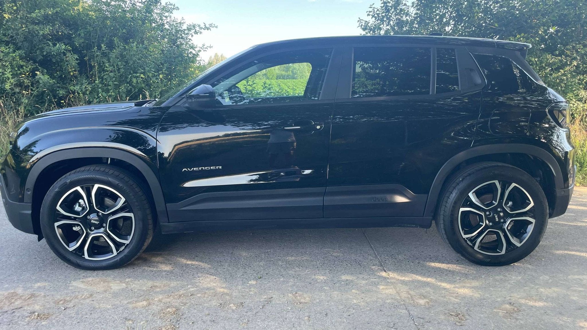 Jeep Avenger e-Avenger 51 kWh Altitude intérieur cuir garan, Auto's, Jeep, Stof, Gebruikt, Zwart, Geel