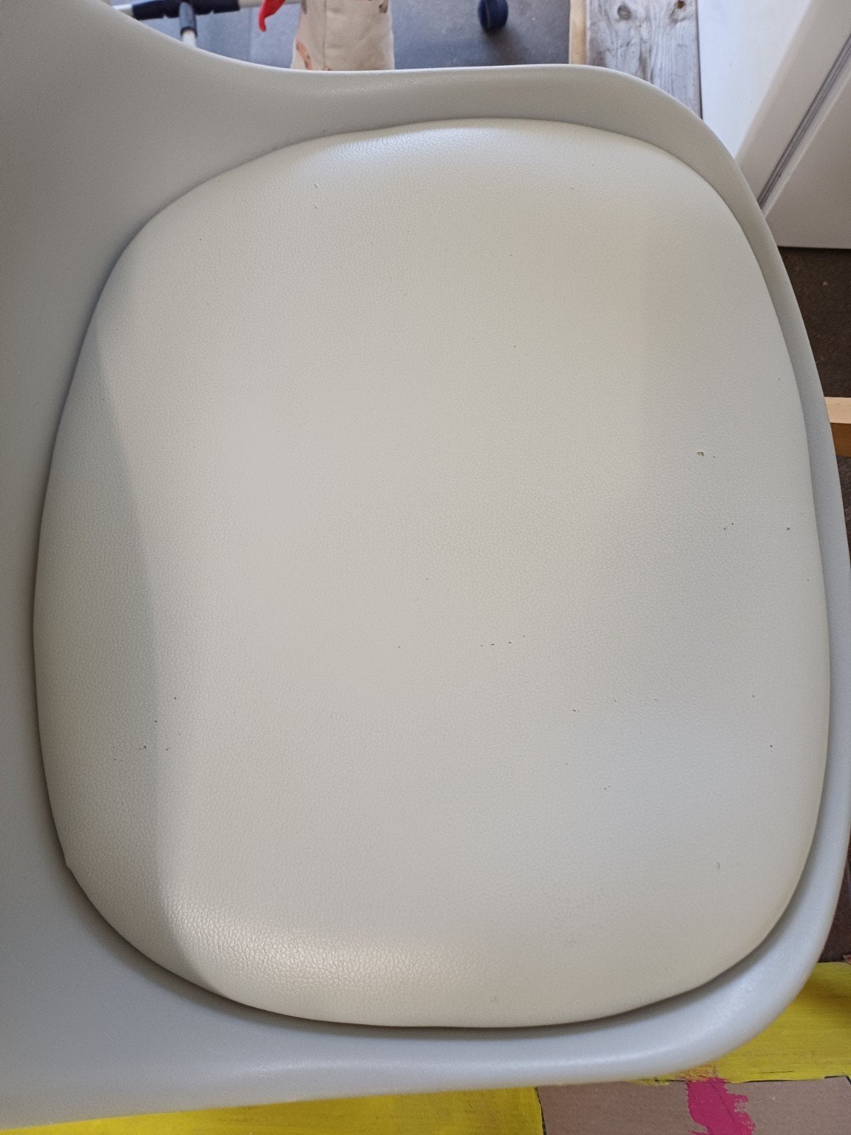 Licht grijze kuipstoelen, Gebruikt, Grijs, Vijf, Zes of meer stoelen, Ophalen