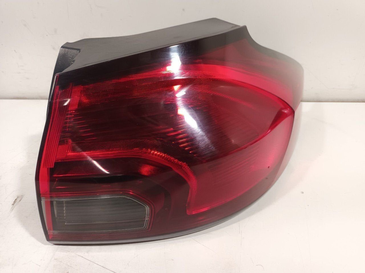 Achterlicht carrosserie rechts Opel Zafira, Onderdelen@venauto.nl, Van der Ven Autorecycling B.V., Ettenseweg 76, 4706 PB Roosendaal, The Netherlands