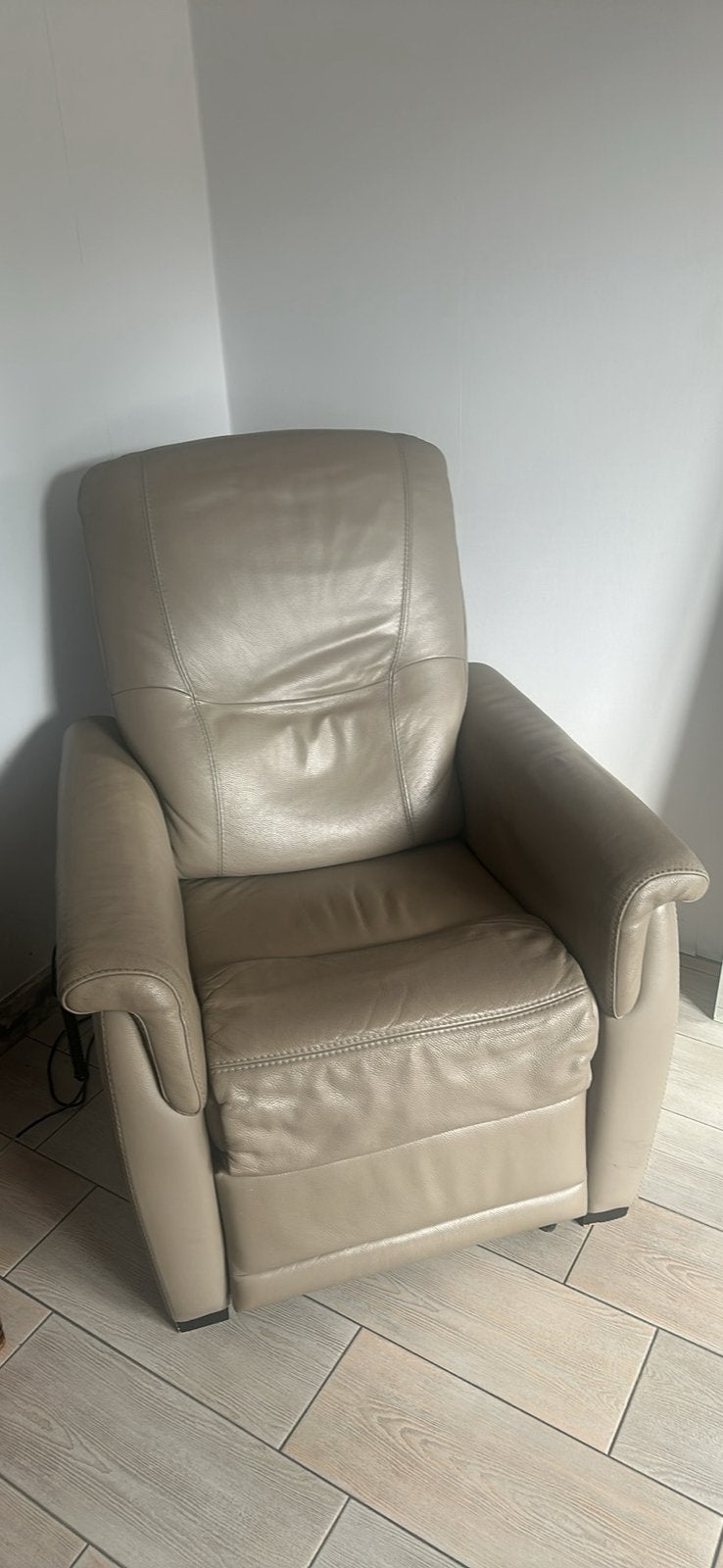 Fauteuil électrique/de relaxation cuir avec support debout, Enlèvement, Comme neuf, Cuir