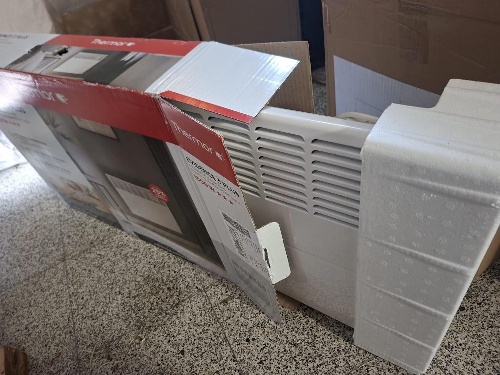 Thermor evidence 3 1500W radiator, Doe-het-zelf en Bouw, Verwarming en Radiatoren, Ophalen, Hoog rendement (Hr), Radiator, Nieuw