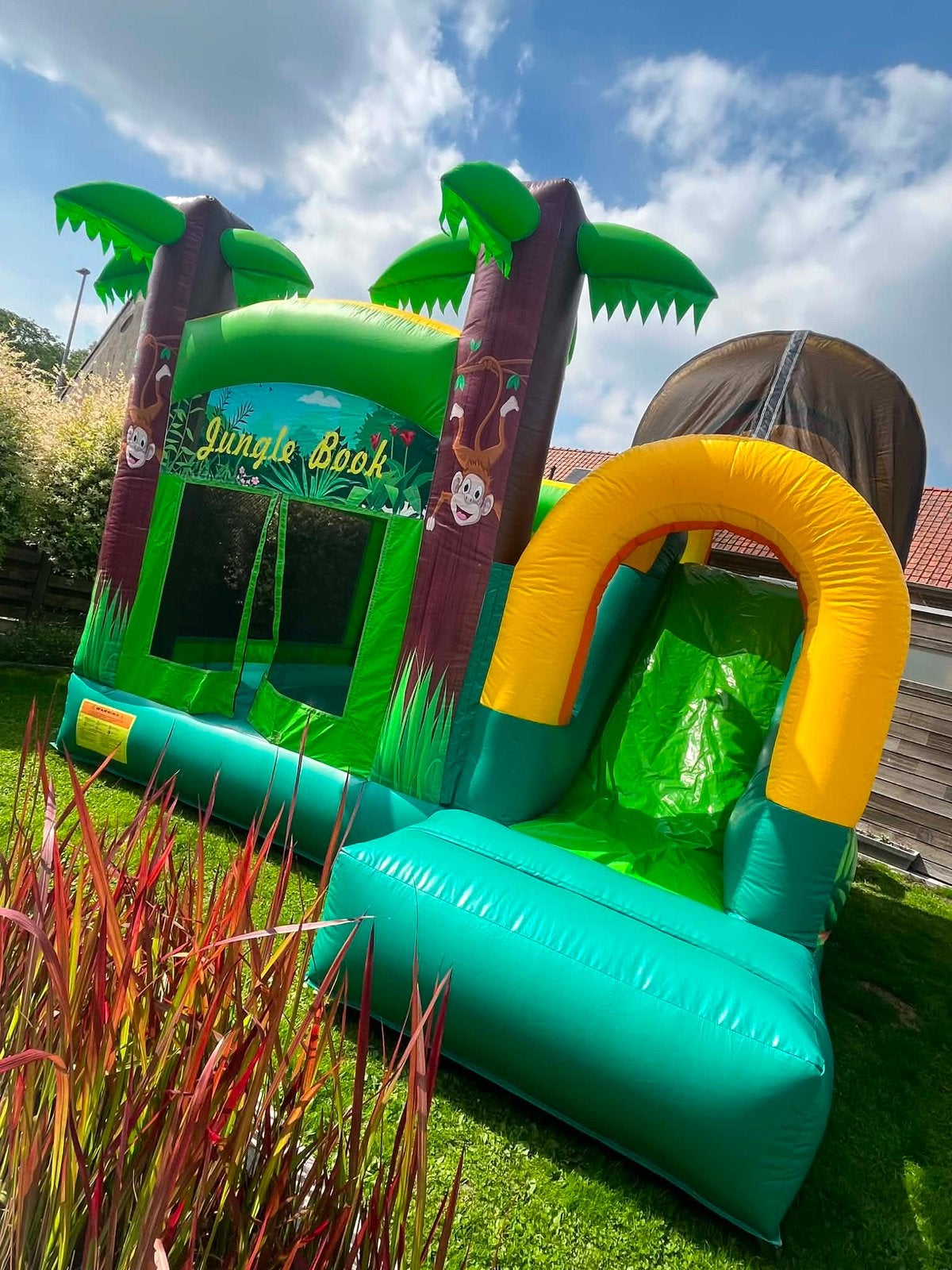 Te huur jungle book springkasteel, Ophalen, Zo goed als nieuw