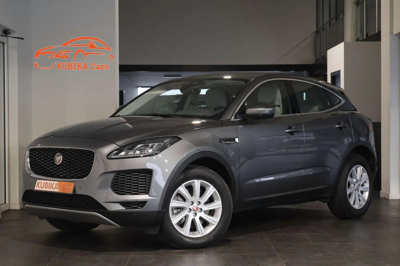 Jaguar E-Pace E-Pace 2.0 T AWD (EU6.2) Navi Elek. Z Garantie, Autos, Jaguar, Entreprise, Achat, E-Pace, ABS, Airbags, Air conditionné