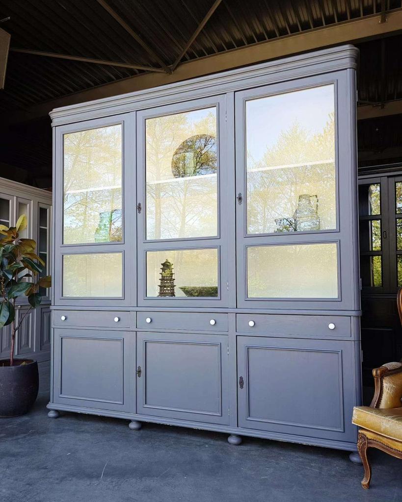 Oude grenen Buffetkast | Hoge grijze winkelkast #4567, Antiek en Kunst, Ophalen of Verzenden