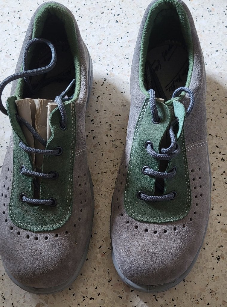 Neuf Chaussures de travail ou de sécurité basses pointure 44, Bricolage & Construction, Vêtements de sécurité, Enlèvement ou Envoi