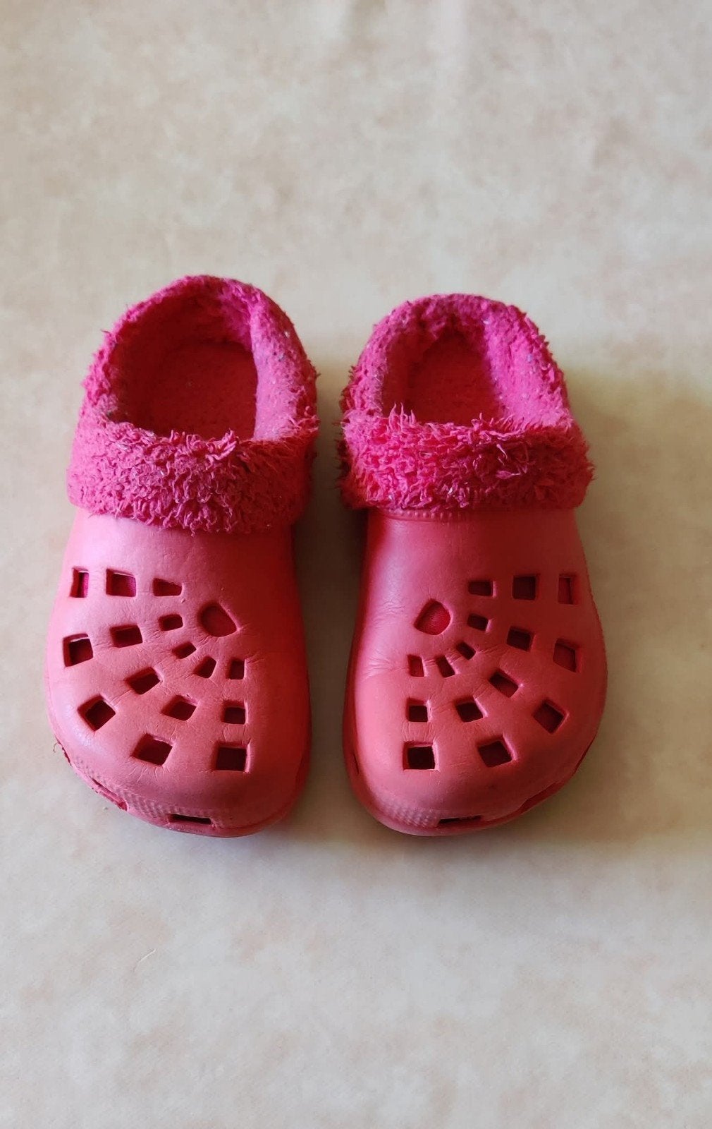 Crocs winter en zomer maat 30, binnenste kan eruit., Kinderen en Baby's, Ophalen, Zo goed als nieuw