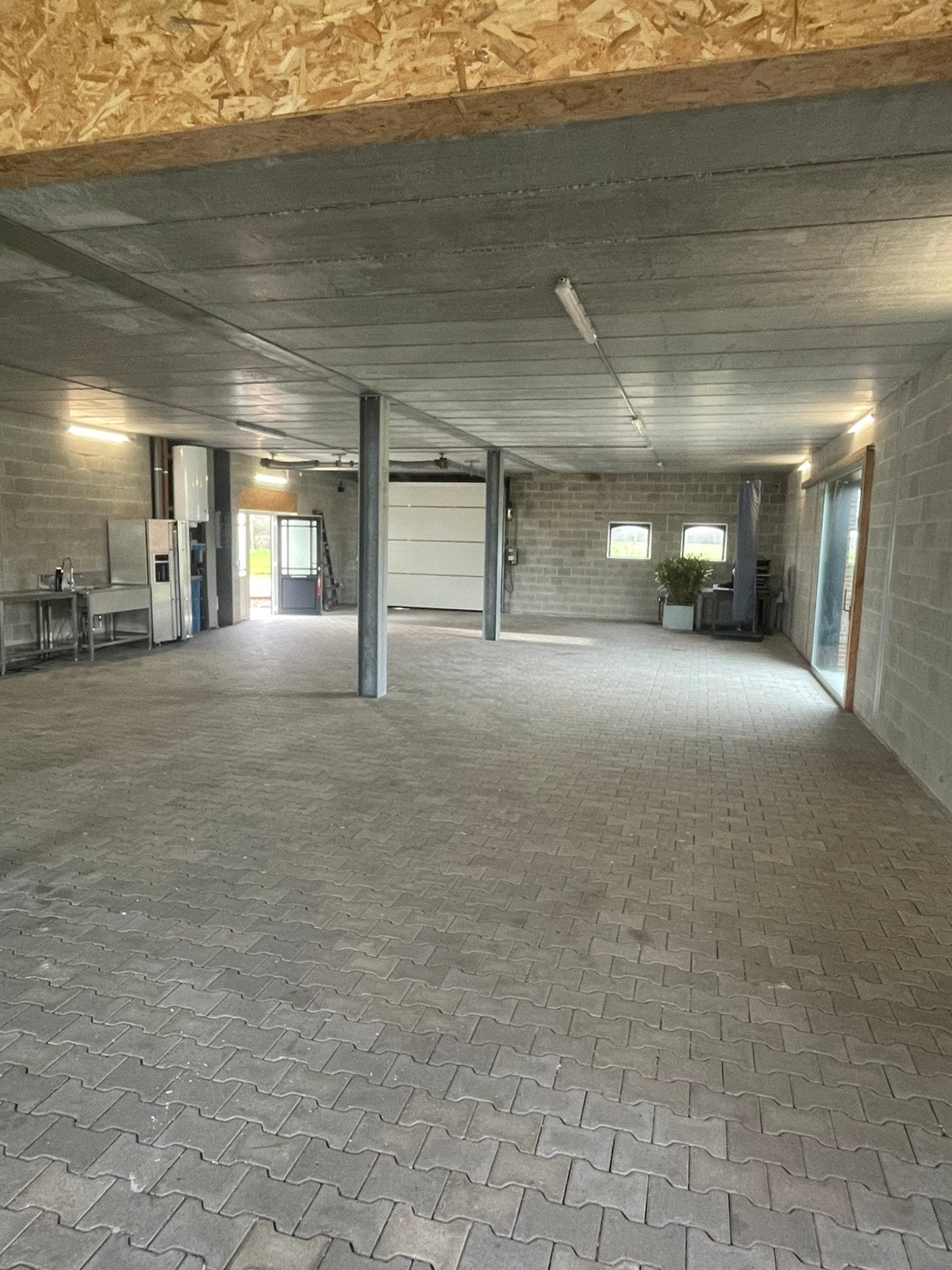 Loods met woonruimte (1 slaapkamer) te huur, Immo, Huizen te huur