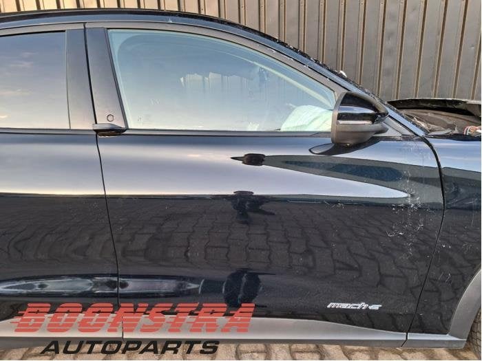 Portier 4Deurs rechts-voor van een Ford Mustang Mach-E (G1), Gebruikt, -, Deur, -