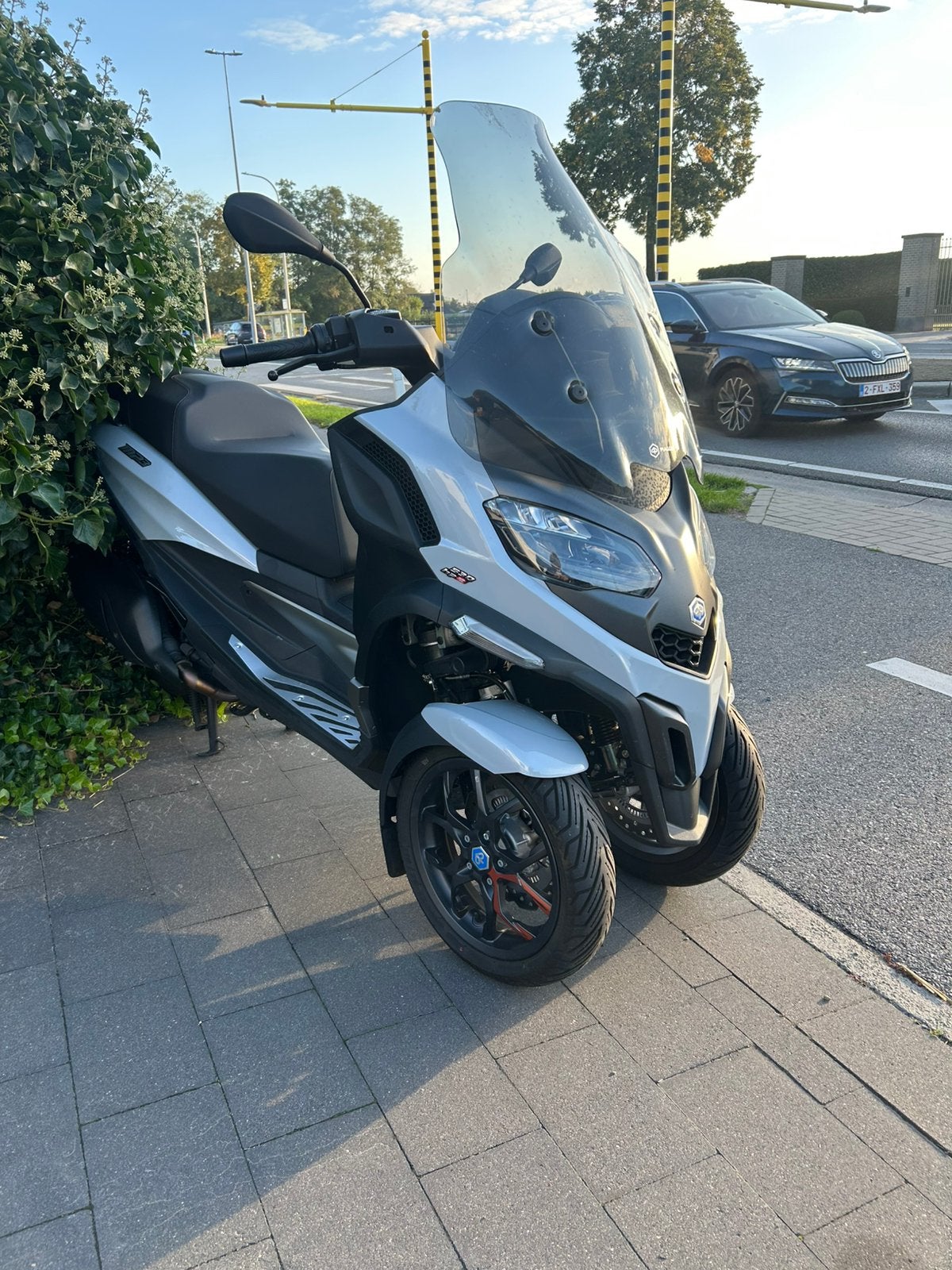 Piaggio MP3 530 HPE Exclusive – Nieuwstaat Slechts 1.056 km!, Motos, Scooter, Plus de 35 kW, 1 cylindre, Neuf