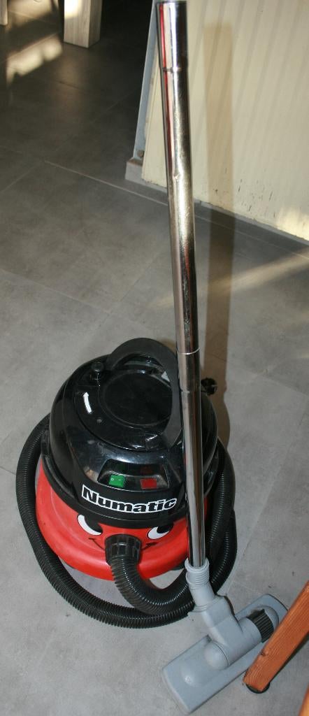 Aspirateur professionnel Numatic PPR240 – puissant et fiable, Enlèvement, Utilisé, Moins de 1 200 watts, Aspirateur