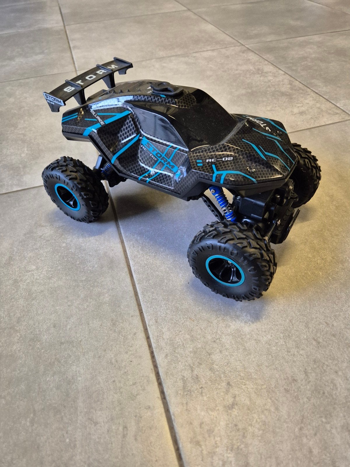 Radiografisch bestuurbare auto voor kinderen met led en rook, Ophalen, Zo goed als nieuw, Elektro, Auto offroad