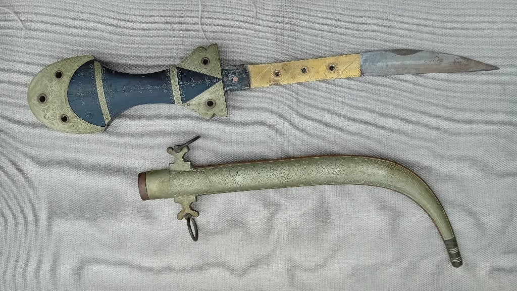 Très grand poignard oriental, Enlèvement ou Envoi, Armée de terre, Couteau ou Poignard