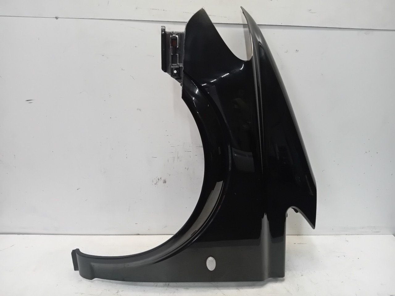 Spatbord links voor Mercedes-Benz Vito, Onderdelen@venauto.nl, Van der Ven Autorecycling B.V., Gebruikt, Ettenseweg 76, 4706 PB Roosendaal, The Netherlands