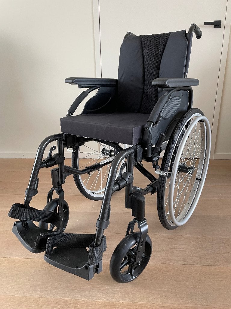 lichtgewicht rolstoel Invacare Action 3 (zo goed als nieuw), Enlèvement, Pliant, Comme neuf, Fauteuil roulant manuel