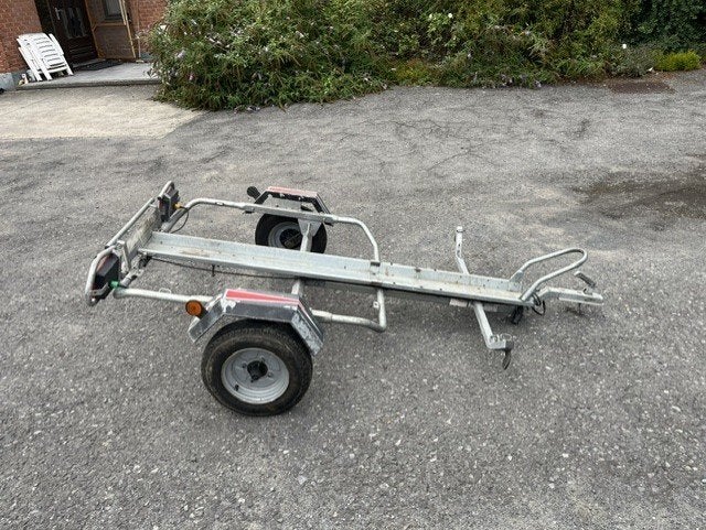 Aanhangwagen 1 motorfiets, Ophalen, Gebruikt