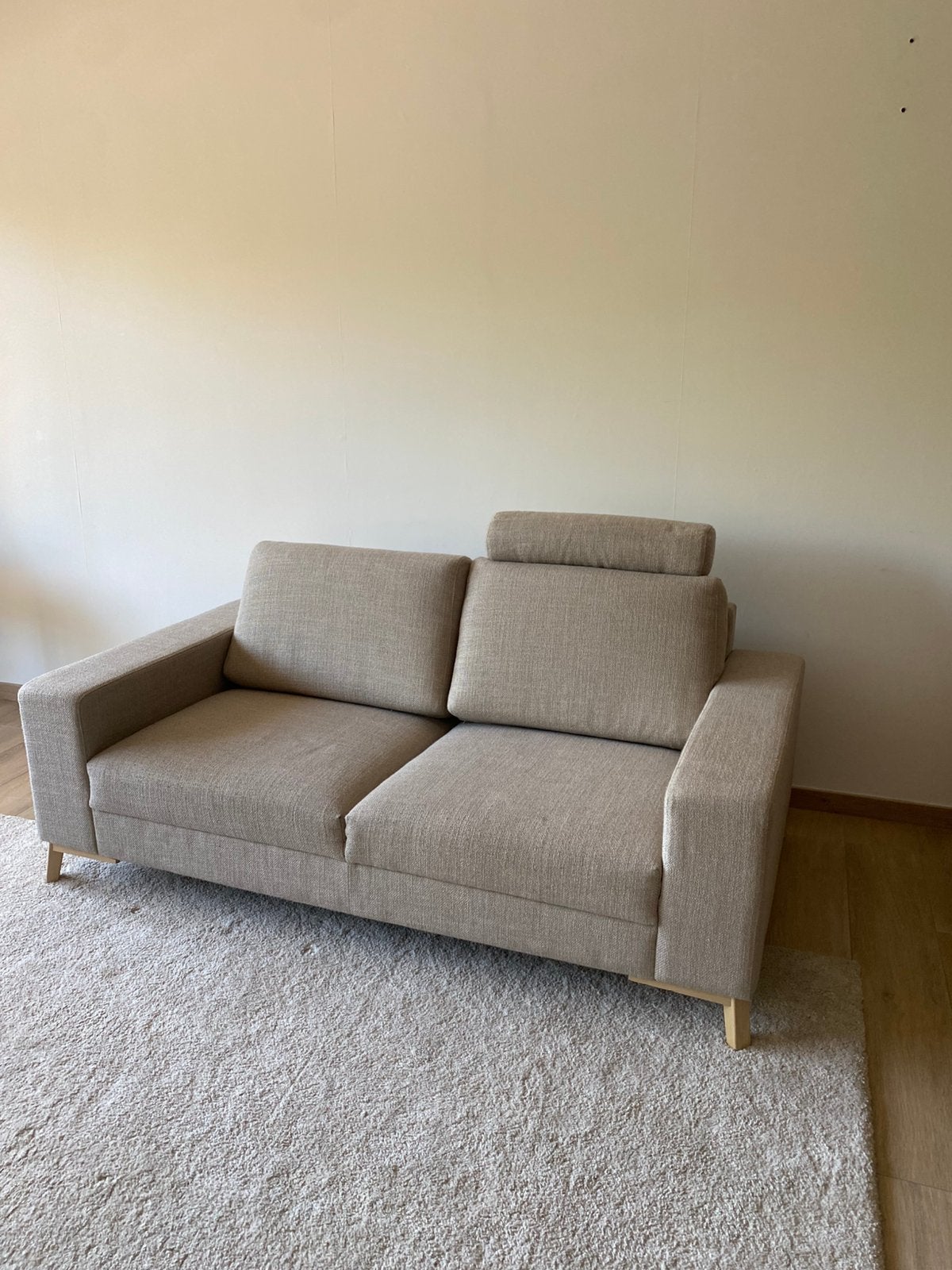 Zetel 2 zit beige met gratis poef, Huis en Inrichting, Ophalen, Zo goed als nieuw