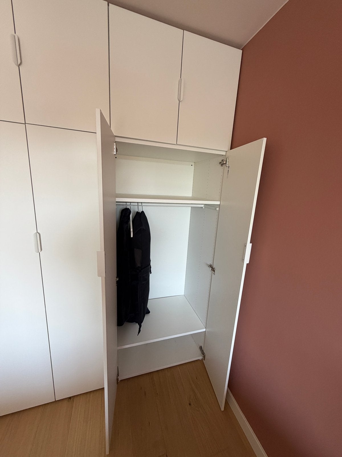 Platsa Kast 240x240, Enlèvement