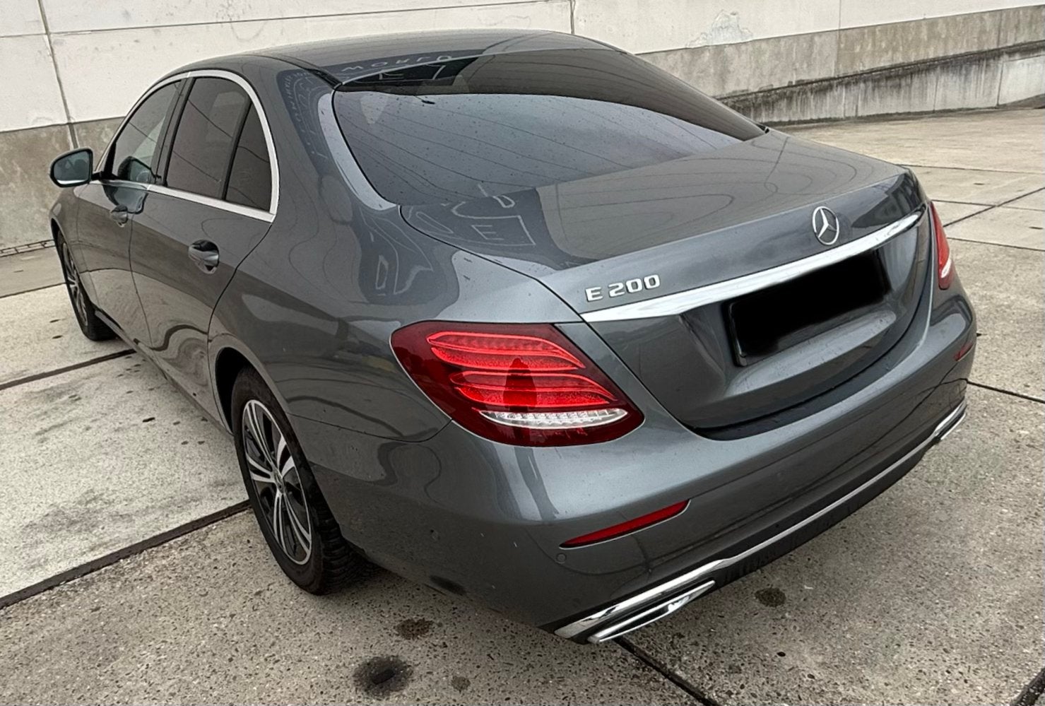 Mercedes E klaas E200 Euro 6b Benzine+mild hybride, Autos, Euro 6, Entretenue par le concessionnaire, Noir, 5 portes