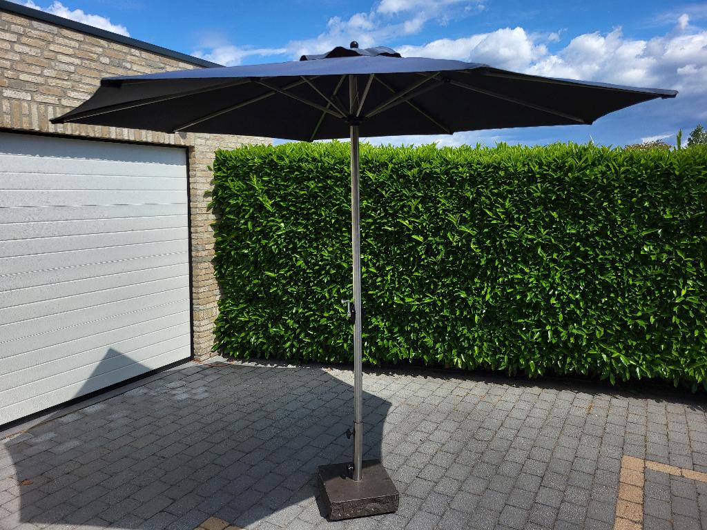 Parasol 3m met granieten voet, Enlèvement, Utilisé, 2 à 3 mètres, Parasol sur pied